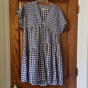 11.1 Tylho Trapeze Dress